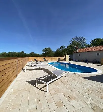 “marko” With Heated Pool! Nin