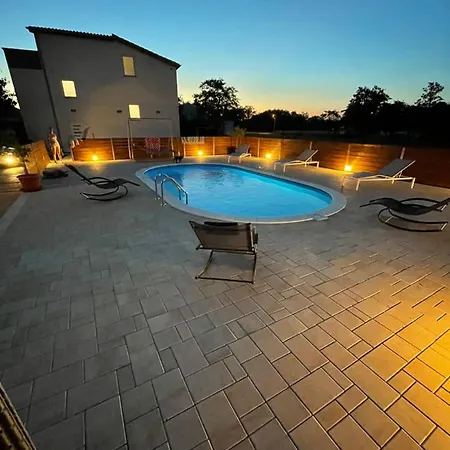 “marko” With Heated Pool! *