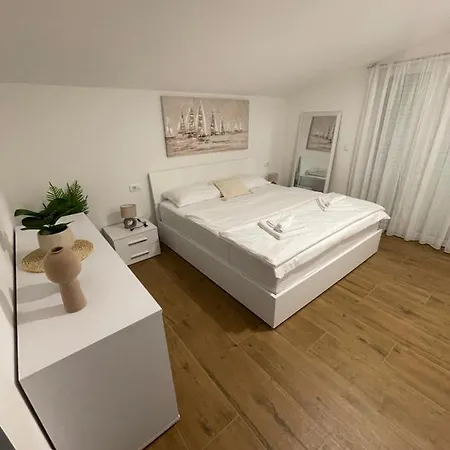 Vila “marko” With Heated Pool! *