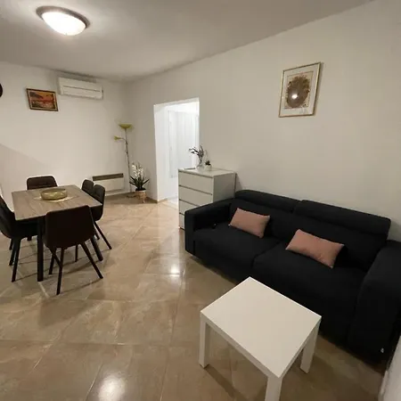 “marko” With Heated Pool! Vila *