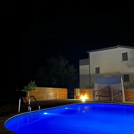 Vila “marko” With Heated Pool! *
