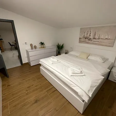 “marko” With Heated Pool!