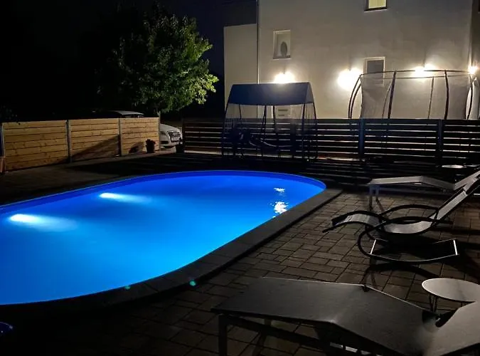 “marko” With Heated Pool! * Nin