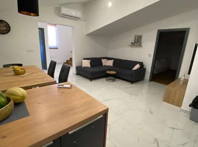 “marko” With Heated Pool! Villa Nin
