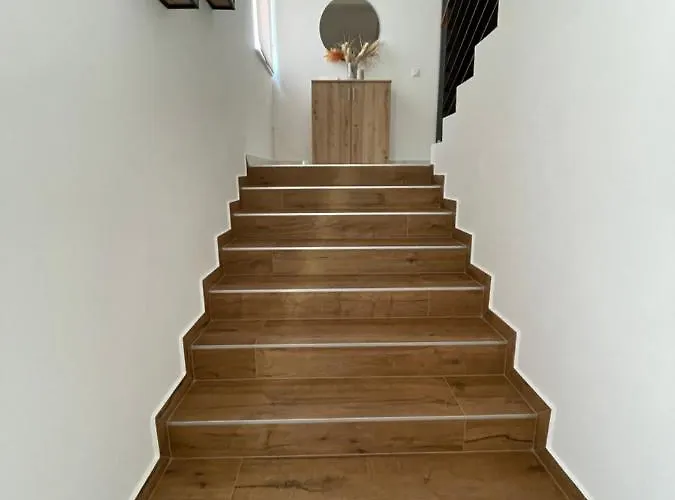 Vila “marko” With Heated Pool! Nin