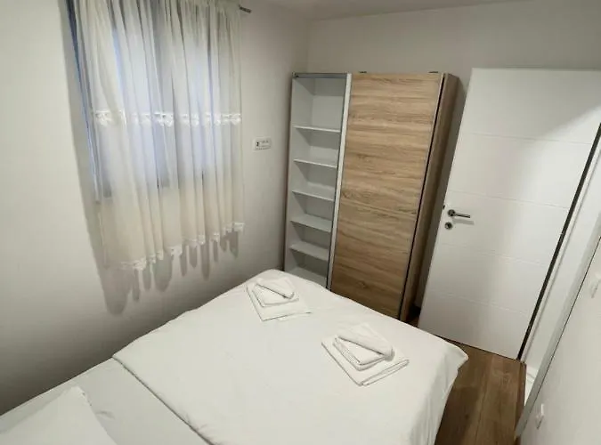 Vila “marko” With Heated Pool!