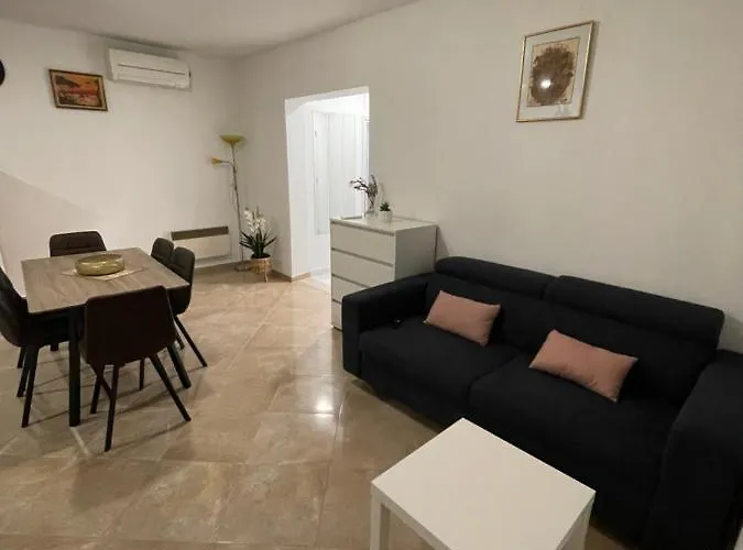 “marko” With Heated Pool! Vila *