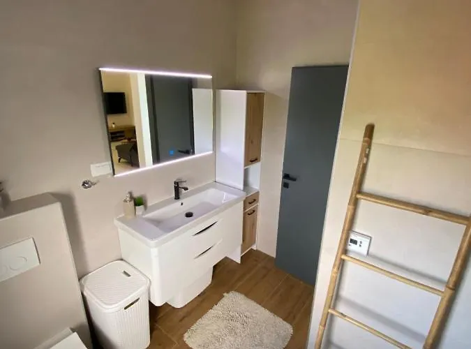 “marko” With Heated Pool! Vila *