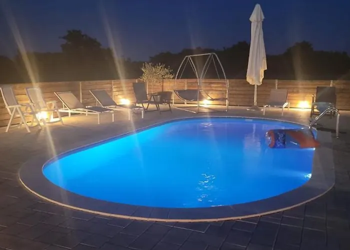 “marko” With Heated Pool! Nin