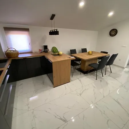 “marko” With Heated Pool! * Nin