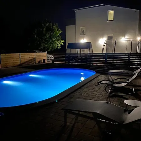 “marko” With Heated Pool! * Nin