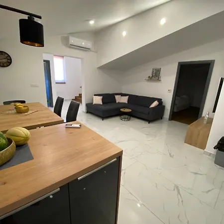 “marko” With Heated Pool! Villa Nin