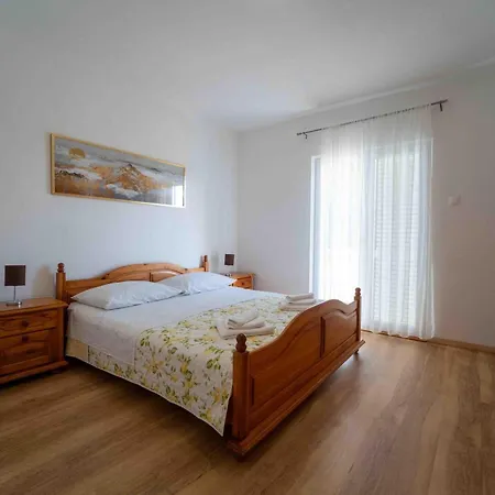 “marko” With Heated Pool! Villa Nin