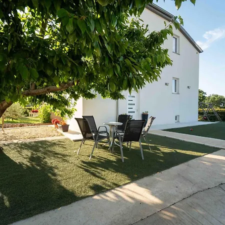 Villa “marko” With Heated Pool!